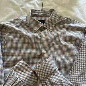 Johnnie O Medium Button-down